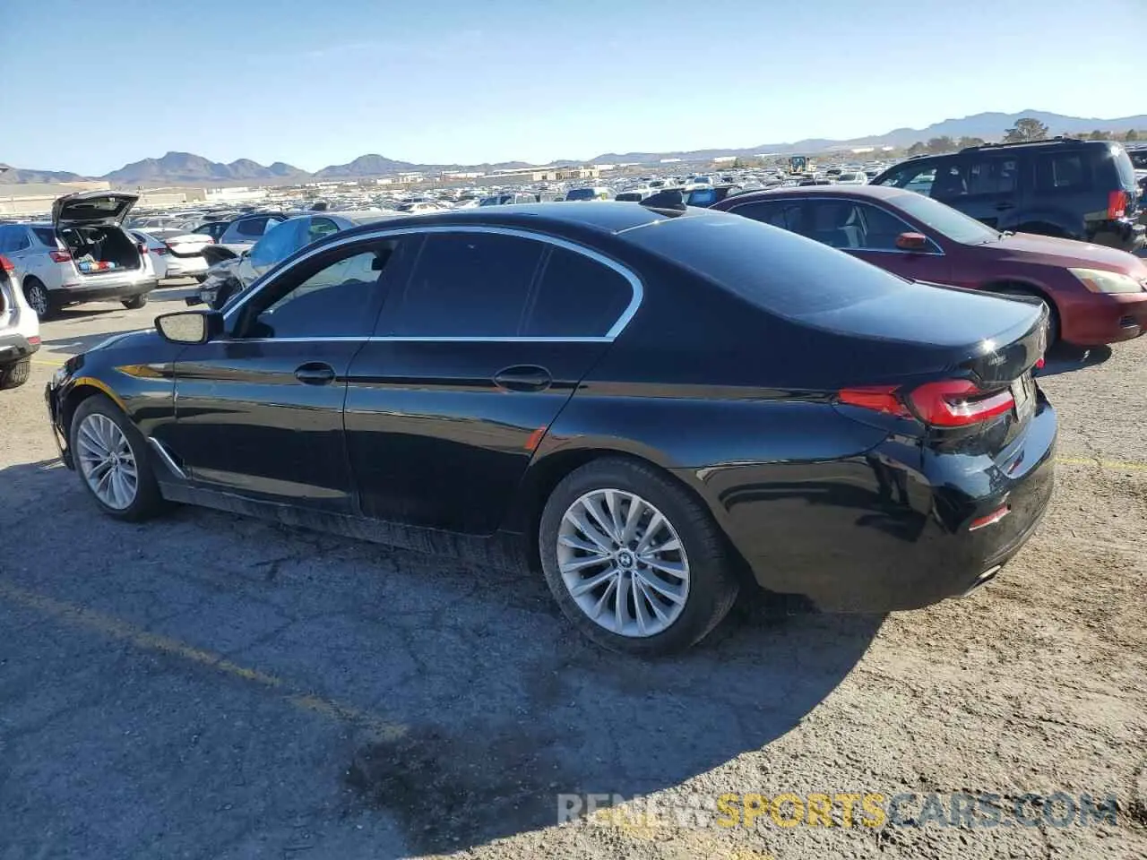 2 fotografías del automóvil dañado WBA53BH09MCF66076 BMW 5 SERIES 2021