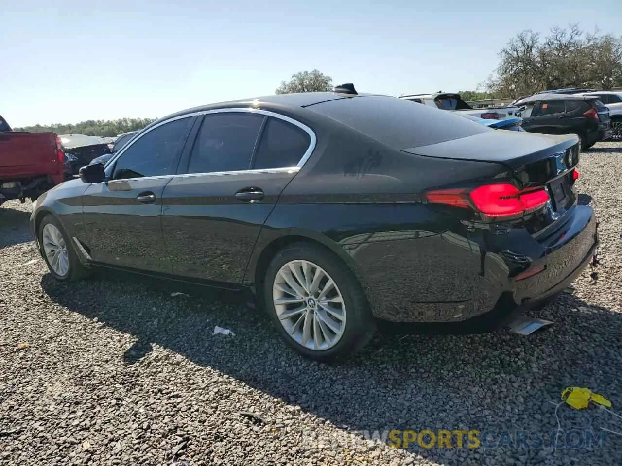 2 fotografías del automóvil dañado WBA53BH0XMWW98212 BMW 5 SERIES 2021