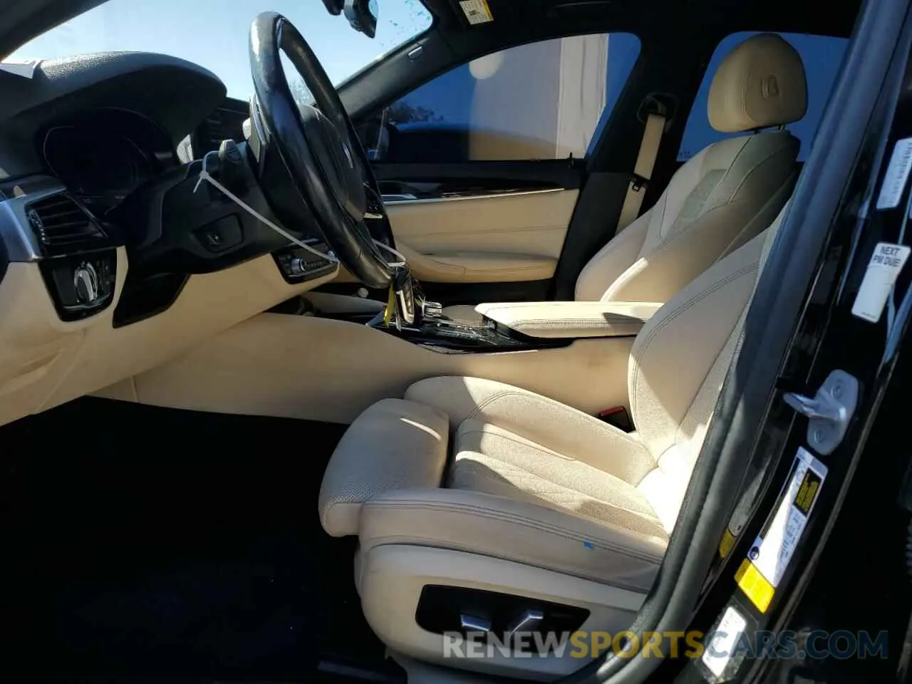 7 fotografías del automóvil dañado WBA53BH0XMWW98212 BMW 5 SERIES 2021