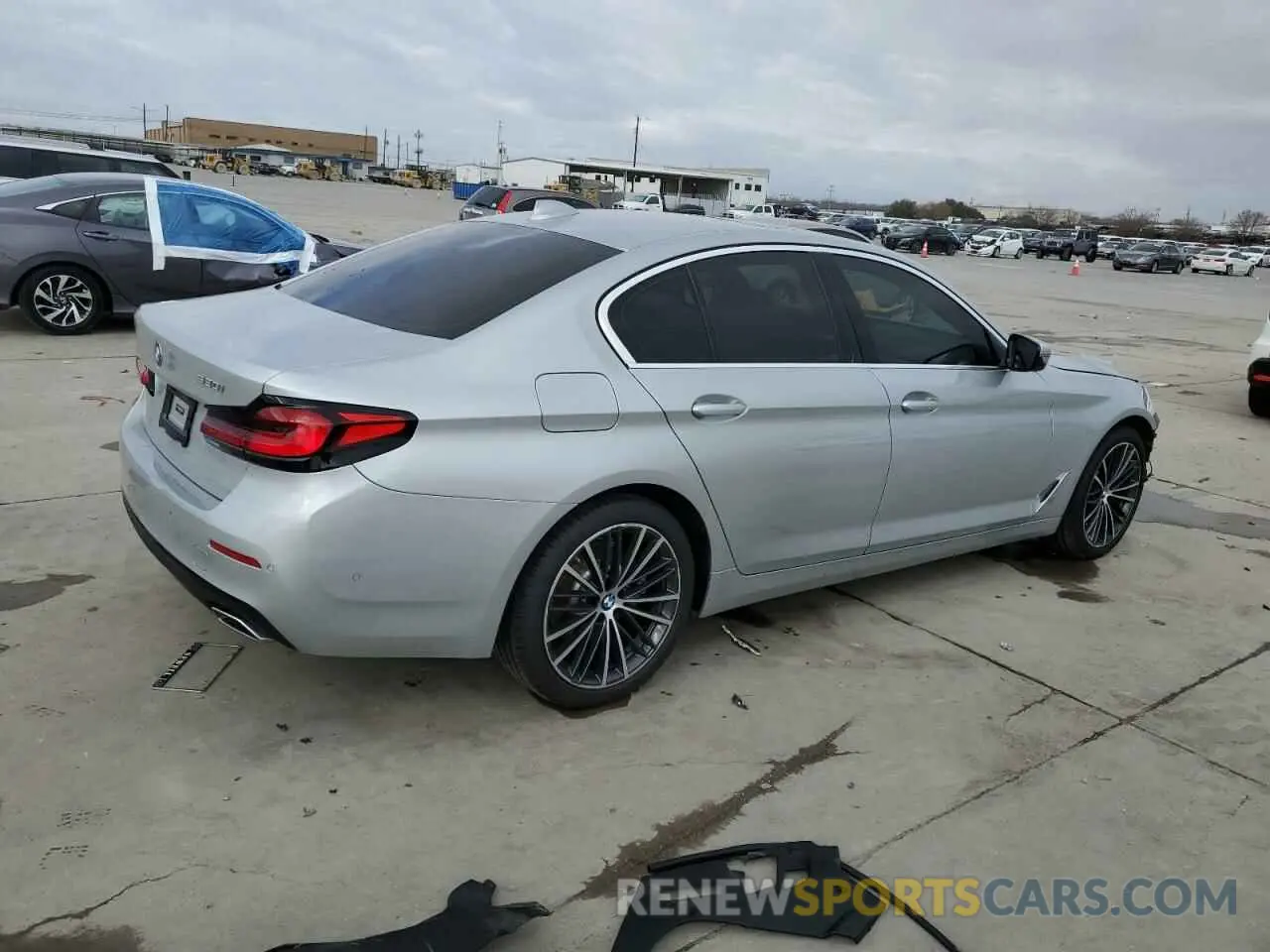 3 fotografías del automóvil dañado WBA53BH0XMWX21827 BMW 5 SERIES 2021