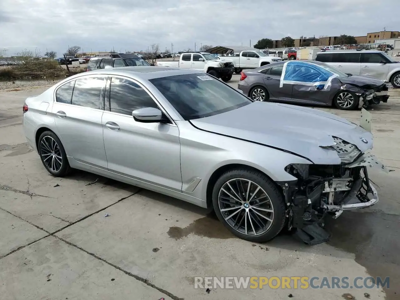 4 fotografías del automóvil dañado WBA53BH0XMWX21827 BMW 5 SERIES 2021