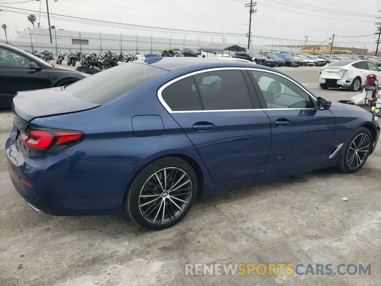 3 fotografías del automóvil dañado WBA53BJ00MCF90745 BMW 5 SERIES 2021