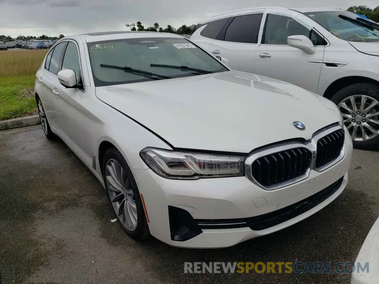 1 fotografías del automóvil dañado WBA53BJ02MCF92285 BMW 5 SERIES 2021