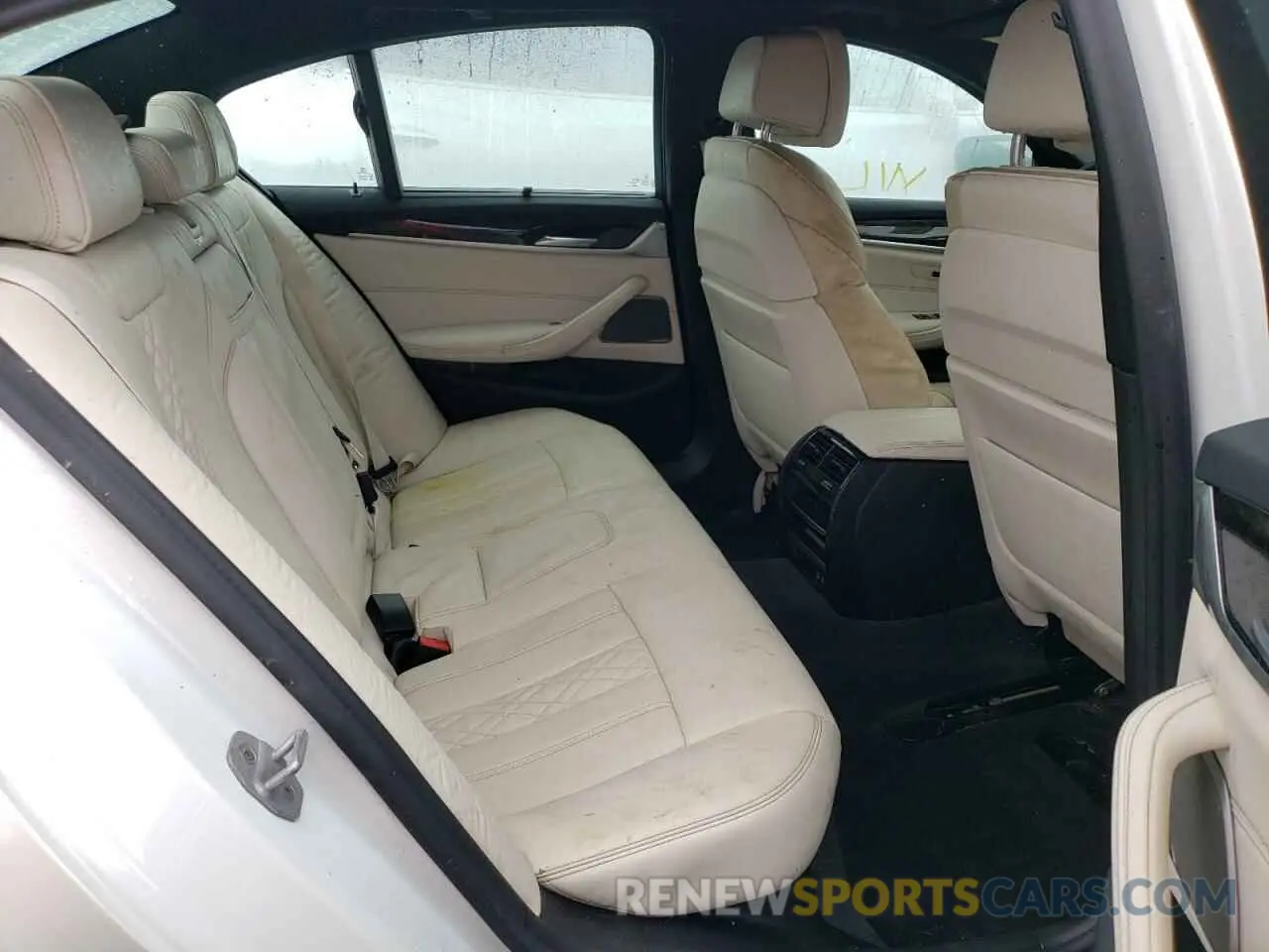 6 fotografías del automóvil dañado WBA53BJ02MCF92285 BMW 5 SERIES 2021