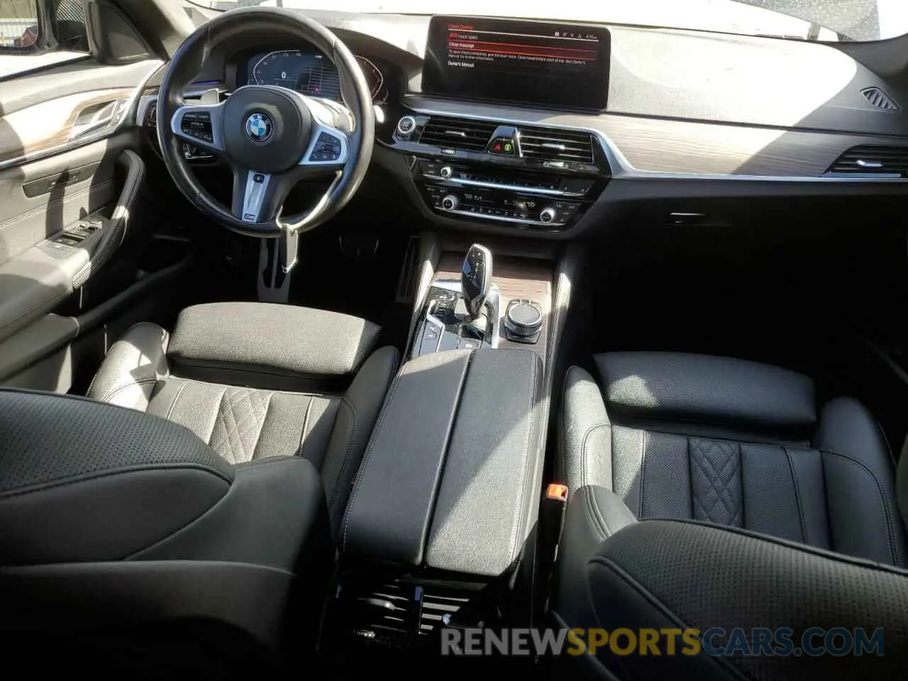 8 fotografías del automóvil dañado WBA53BJ03MCF79416 BMW 5 SERIES 2021