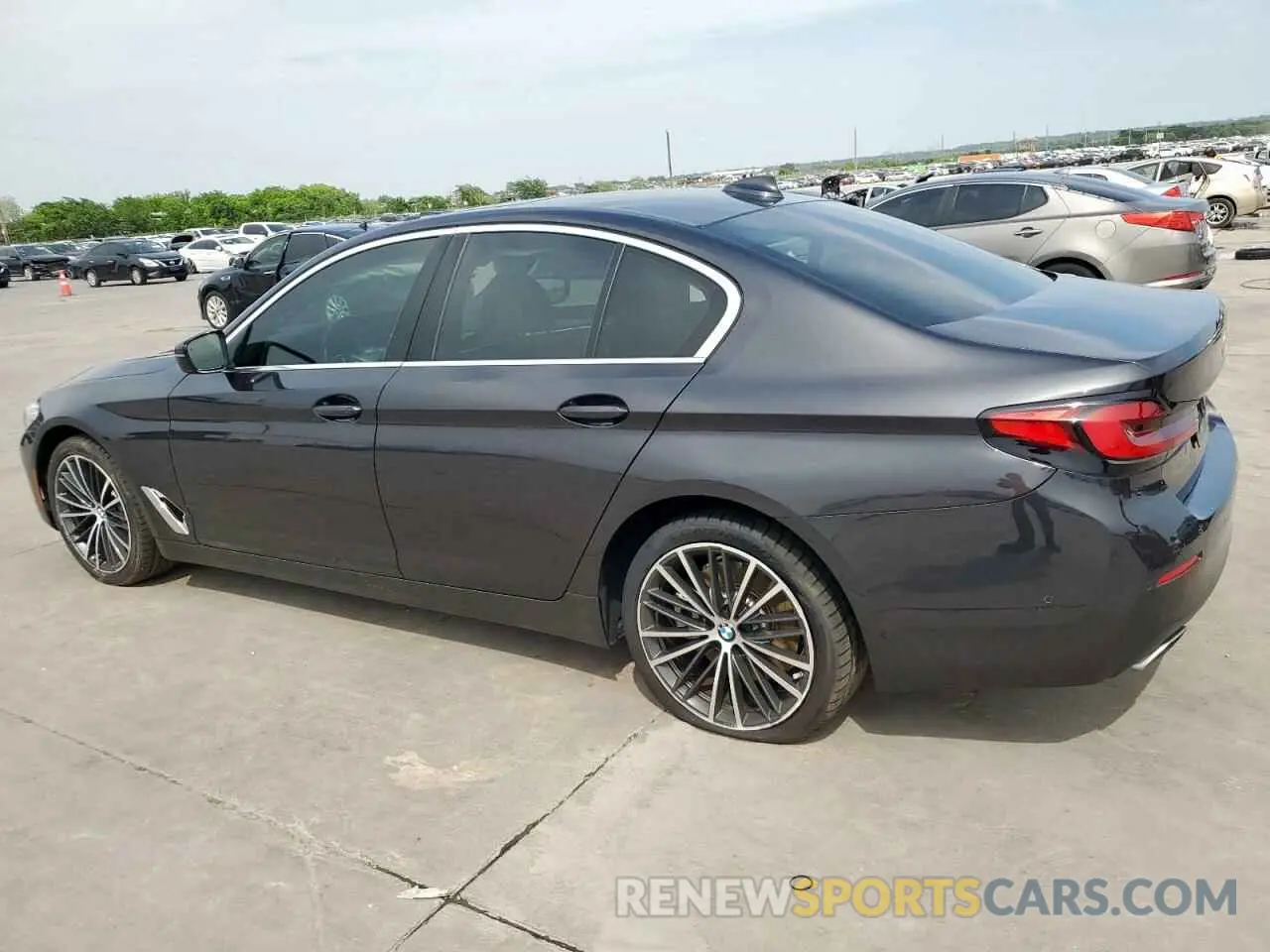 2 fotografías del automóvil dañado WBA53BJ05MWX21583 BMW 5 SERIES 2021