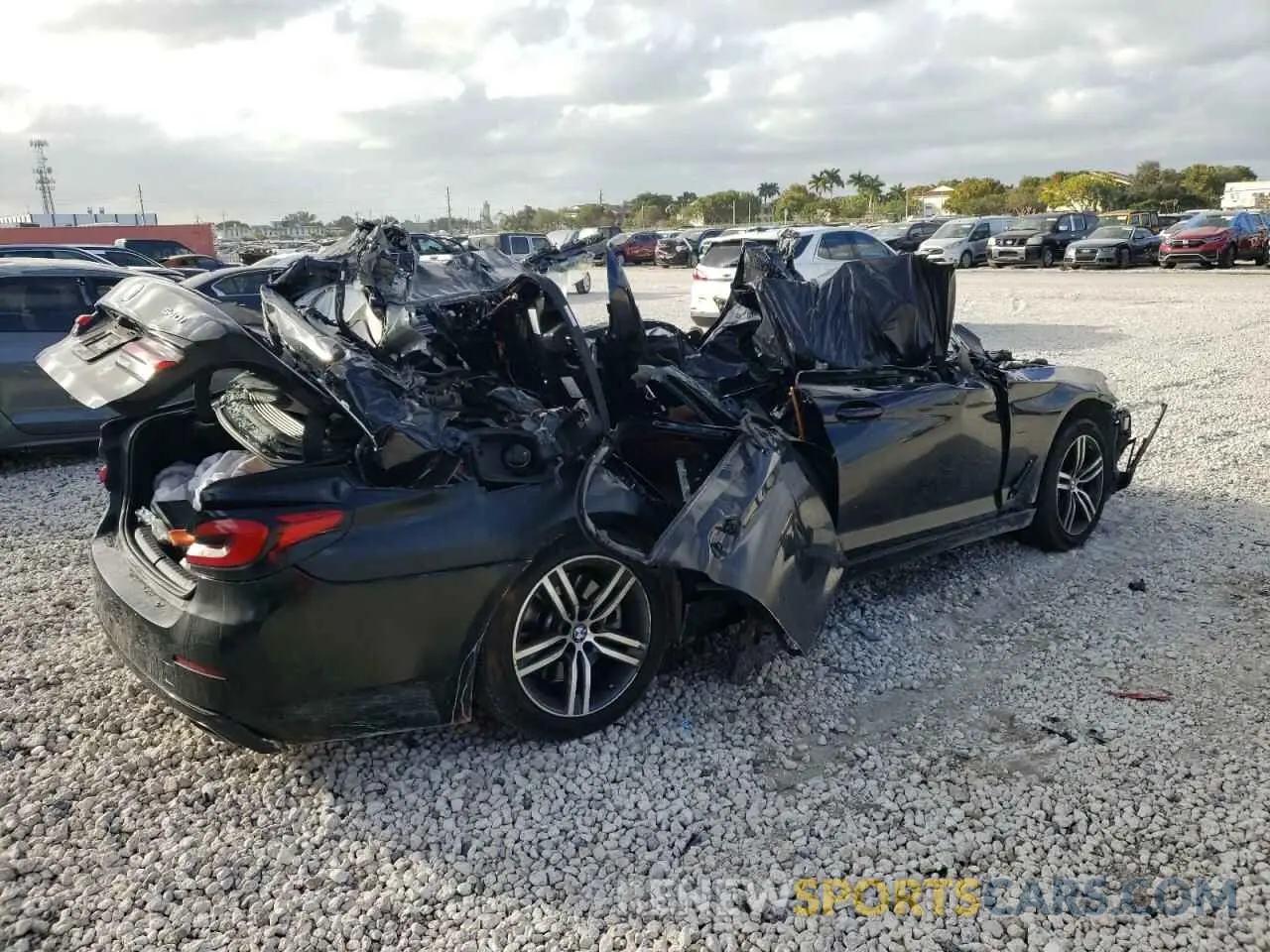 3 fotografías del automóvil dañado WBA53BJ07MCF99748 BMW 5 SERIES 2021