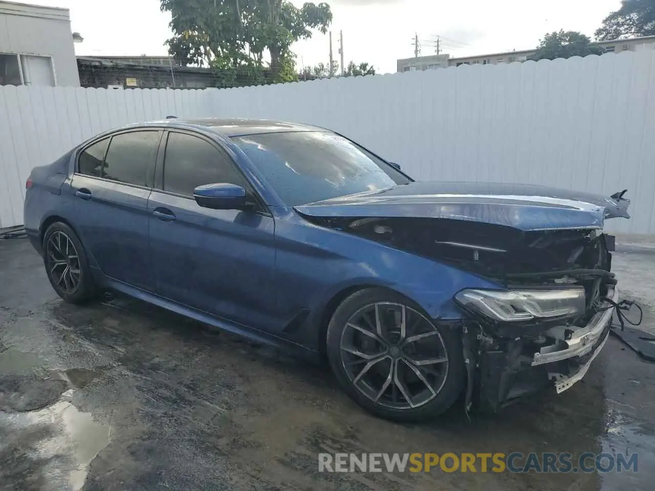 4 fotografías del automóvil dañado WBA53BJ09MCF41902 BMW 5 SERIES 2021