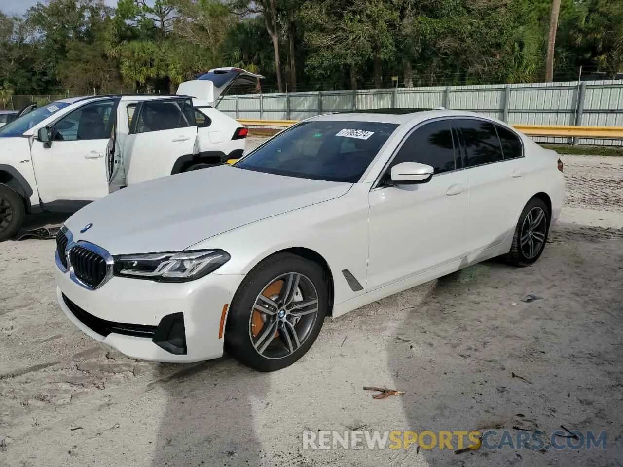 1 fotografías del automóvil dañado WBA53BJ0XMWX06030 BMW 5 SERIES 2021