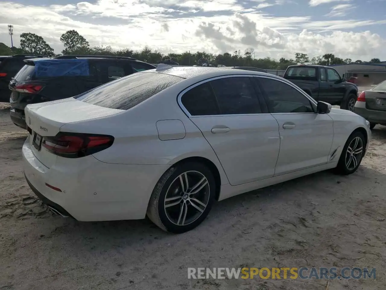 3 fotografías del automóvil dañado WBA53BJ0XMWX06030 BMW 5 SERIES 2021