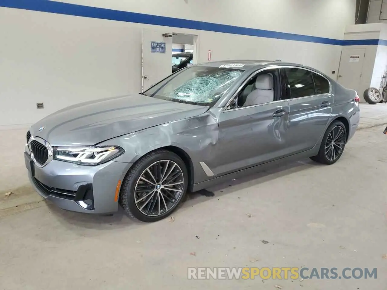 1 fotografías del automóvil dañado WBA73BJ00MCF27699 BMW 5 SERIES 2021