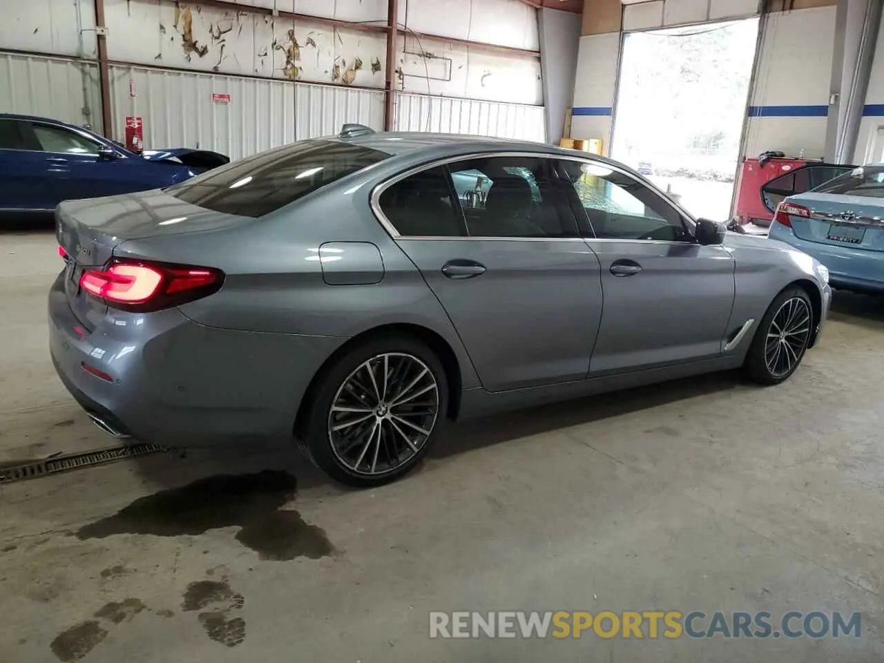 3 fotografías del automóvil dañado WBA73BJ00MCF27699 BMW 5 SERIES 2021