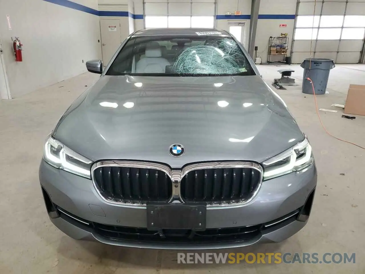 5 fotografías del automóvil dañado WBA73BJ00MCF27699 BMW 5 SERIES 2021