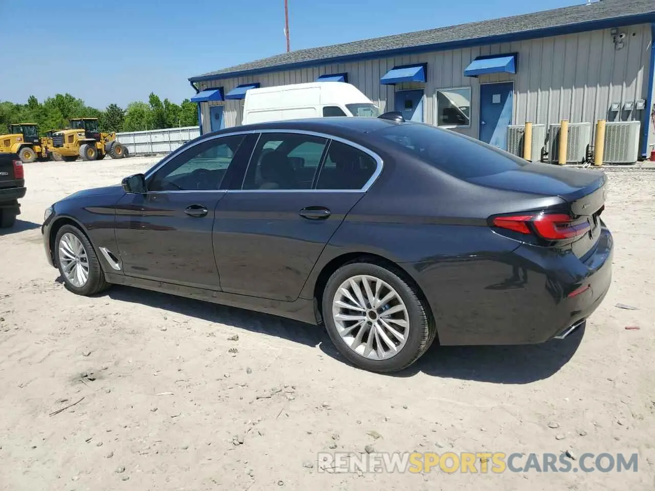 2 fotografías del automóvil dañado WBA73BJ03MWW90293 BMW 5 SERIES 2021