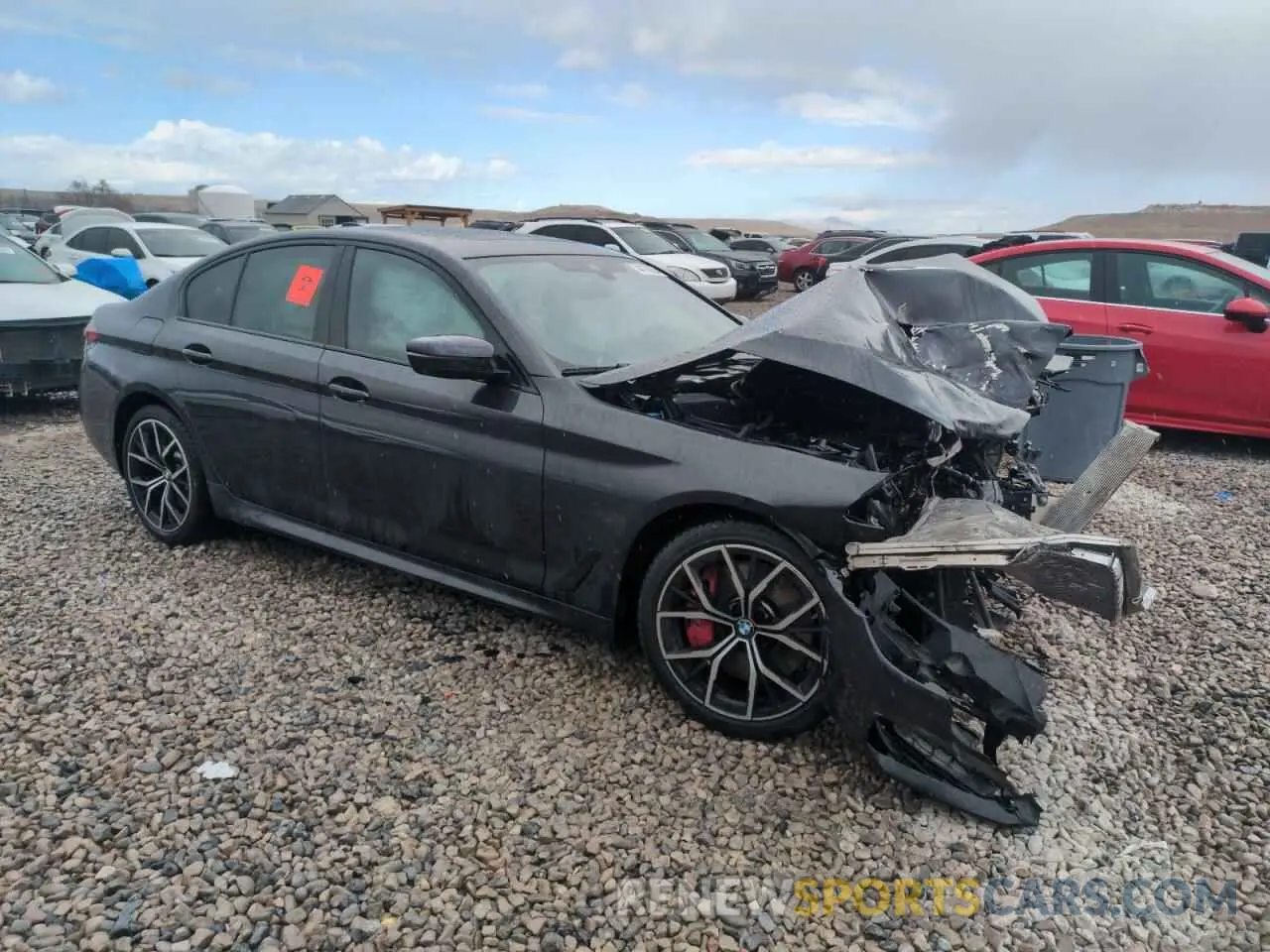 4 fotografías del automóvil dañado WBA73BJ06MWX04400 BMW 5 SERIES 2021