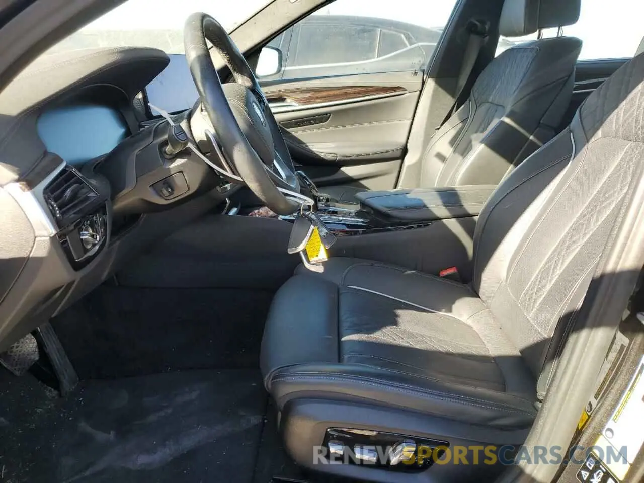 7 fotografías del automóvil dañado WBA73BJ07MCF04162 BMW 5 SERIES 2021