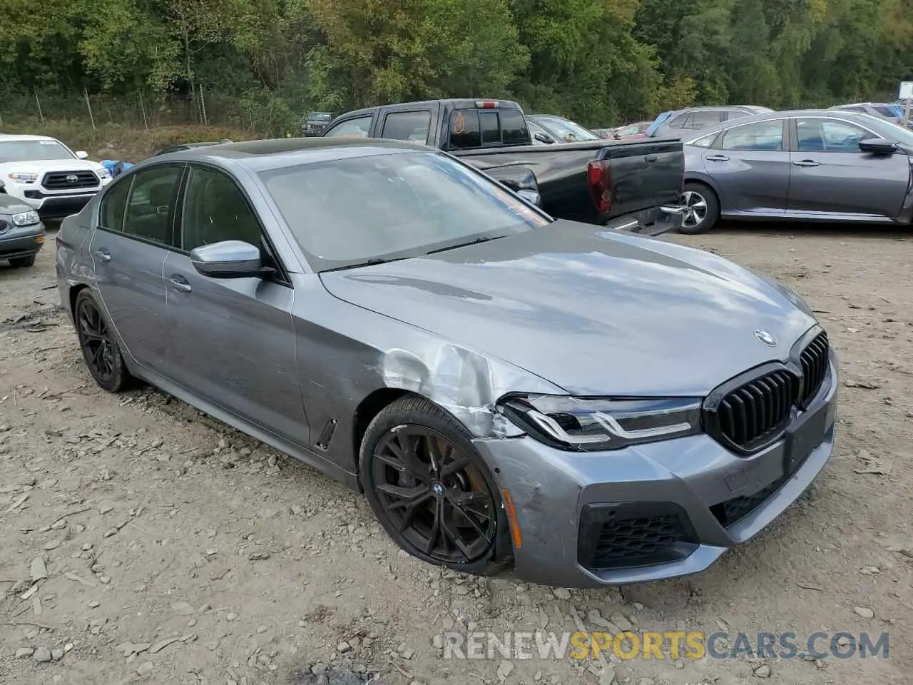 4 fotografías del automóvil dañado WBA73BJ09MCF83530 BMW 5 SERIES 2021