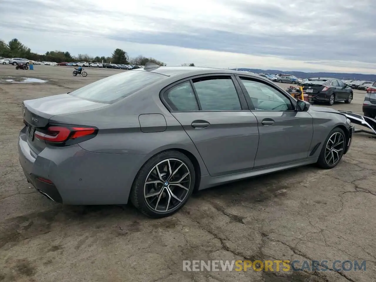 3 fotografías del automóvil dañado WBA73BJ09MWW96289 BMW 5 SERIES 2021