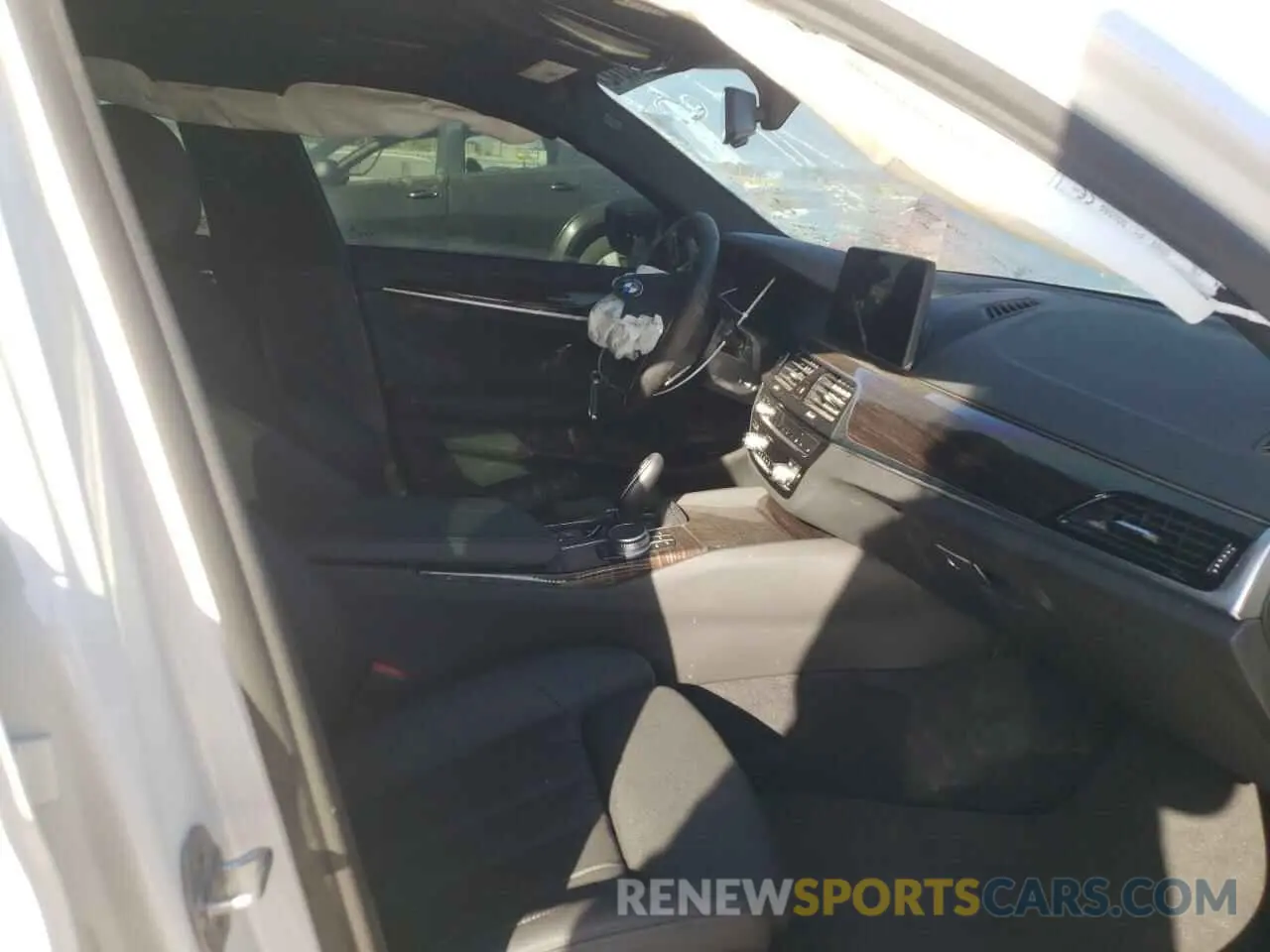 5 fotografías del automóvil dañado WBA73BJ0XMWW94020 BMW 5 SERIES 2021