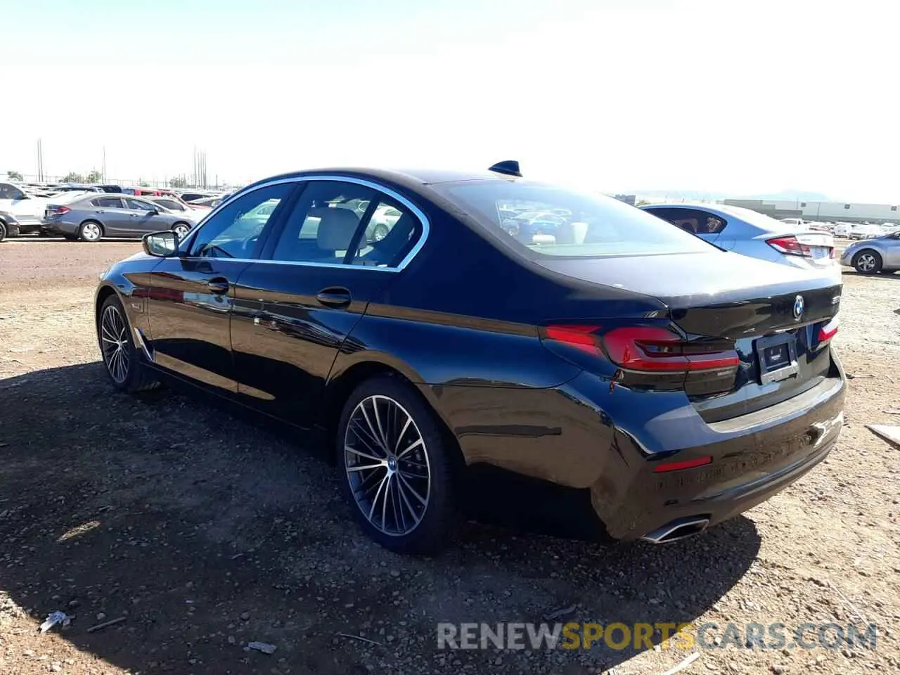 2 fotografías del automóvil dañado WBA13AG00NCK54530 BMW 5 SERIES 2022