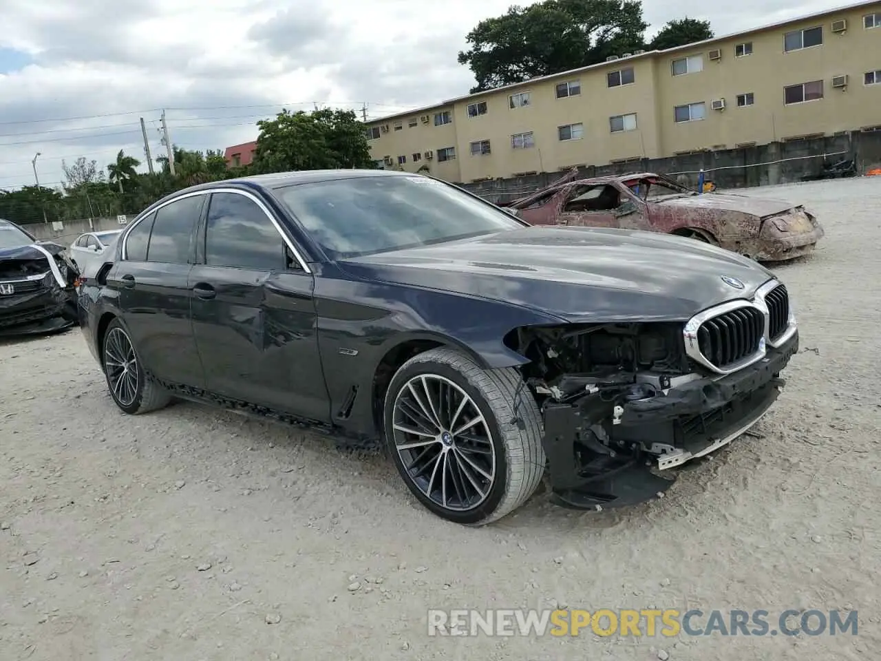4 fotografías del automóvil dañado WBA13AG02NCK27636 BMW 5 SERIES 2022