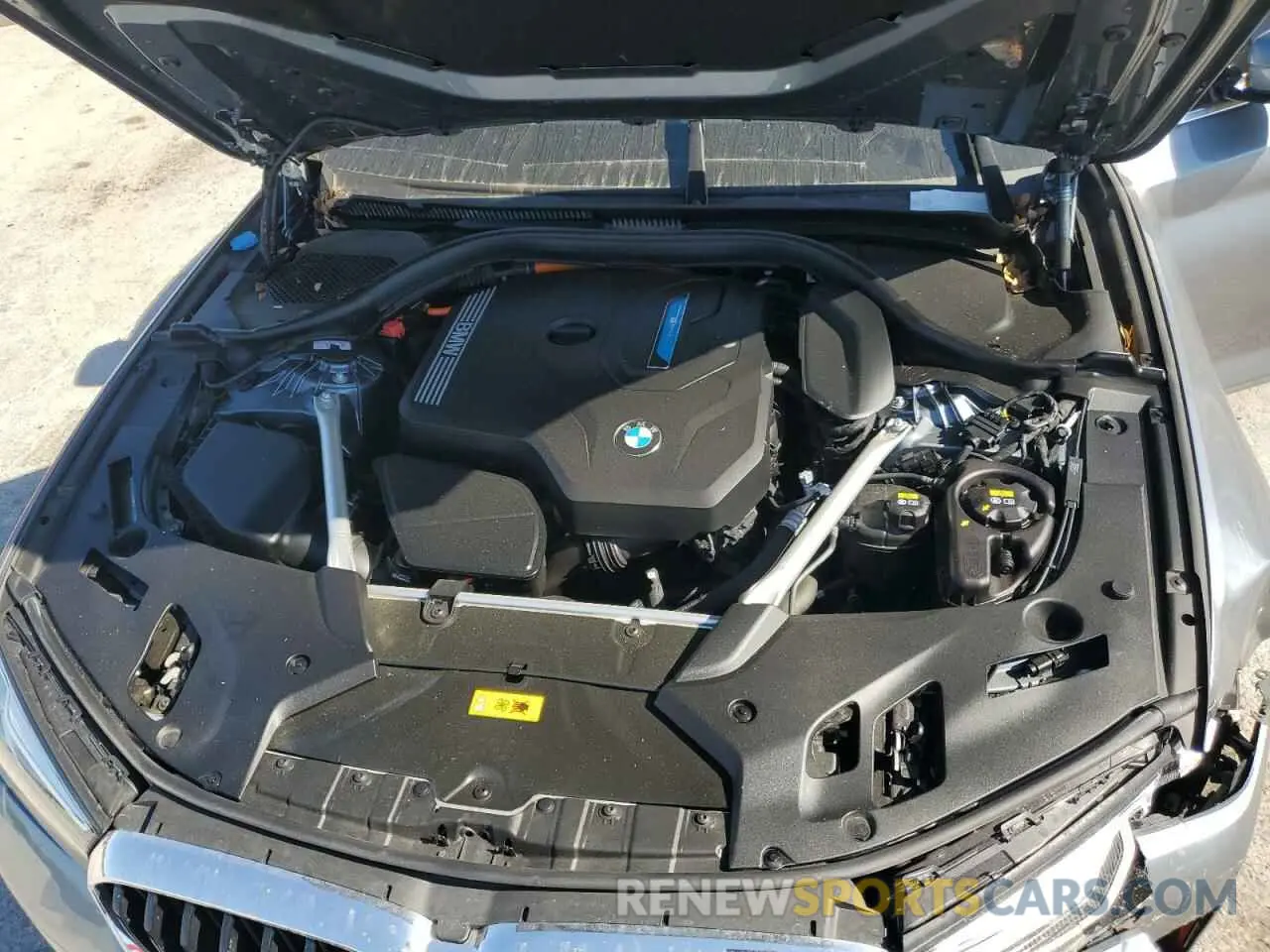 12 fotografías del automóvil dañado WBA13AG09NCH72025 BMW 5 SERIES 2022
