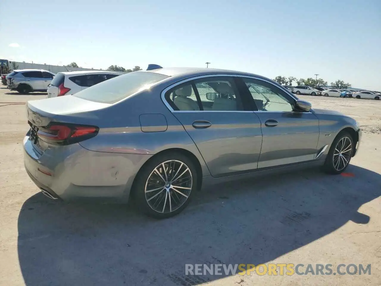 3 fotografías del automóvil dañado WBA13AG09NCH72025 BMW 5 SERIES 2022