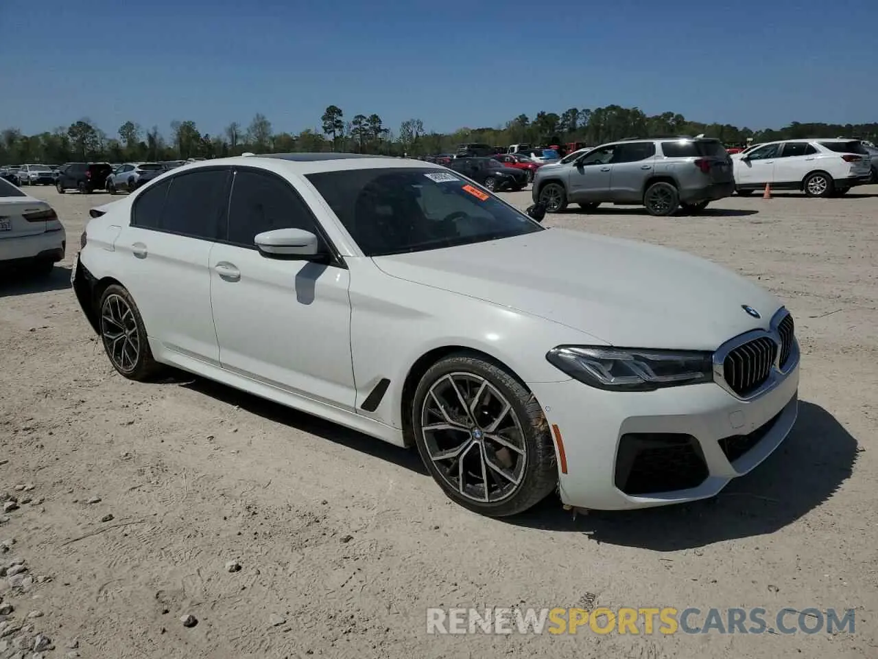4 fotografías del automóvil dañado WBA13BJ00NCL04213 BMW 5 SERIES 2022