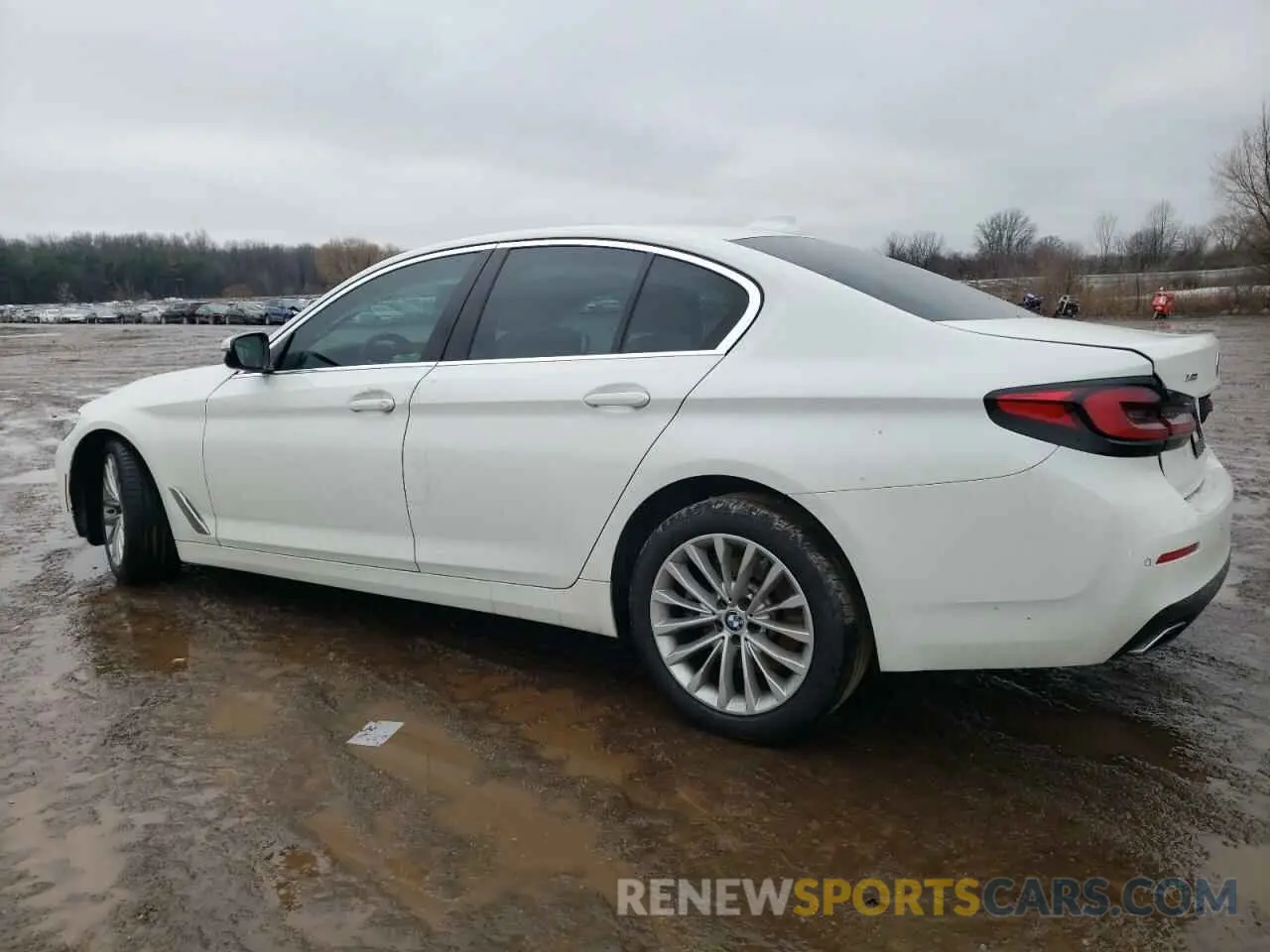 2 fotografías del automóvil dañado WBA13BJ07NCH68277 BMW 5 SERIES 2022
