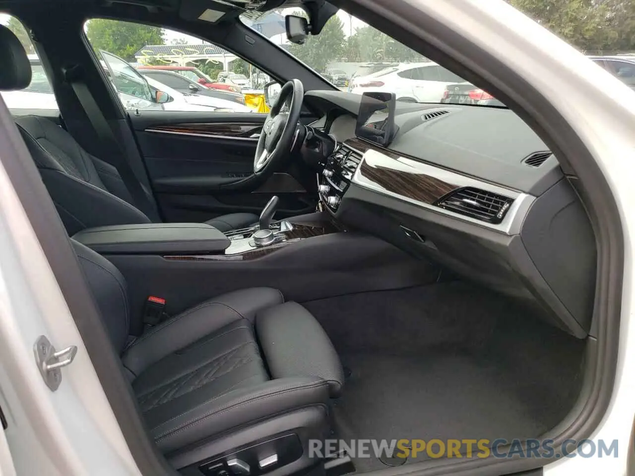 5 fotografías del automóvil dañado WBA13BJ07NCJ00119 BMW 5 SERIES 2022