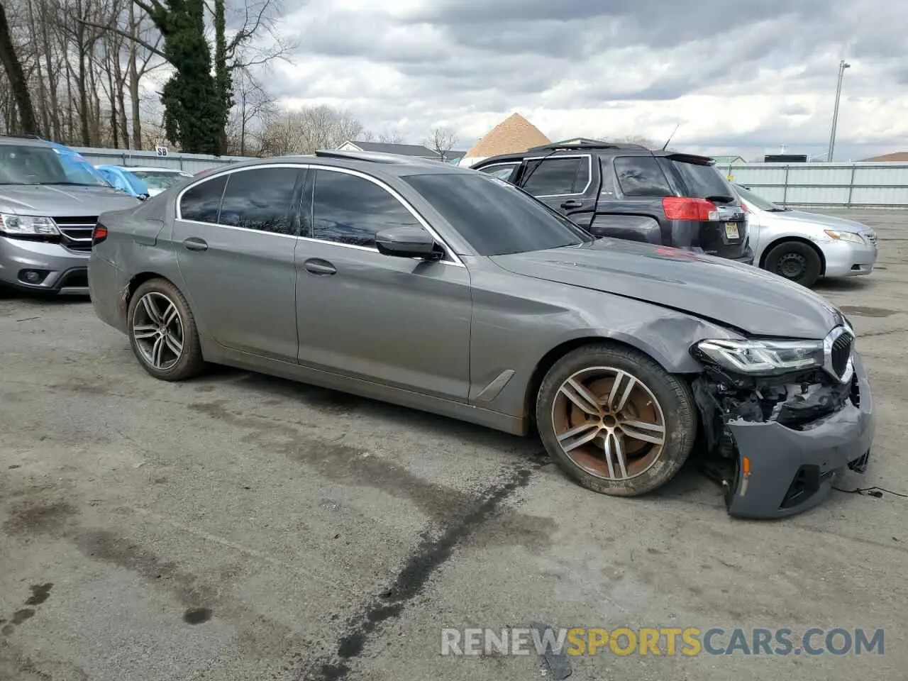 4 fotografías del automóvil dañado WBA13BJ0XNWX56782 BMW 5 SERIES 2022