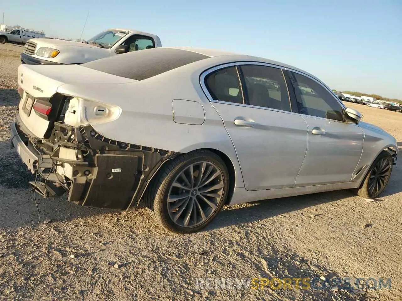 3 fotografías del automóvil dañado WBA33AG01NCK27460 BMW 5 SERIES 2022