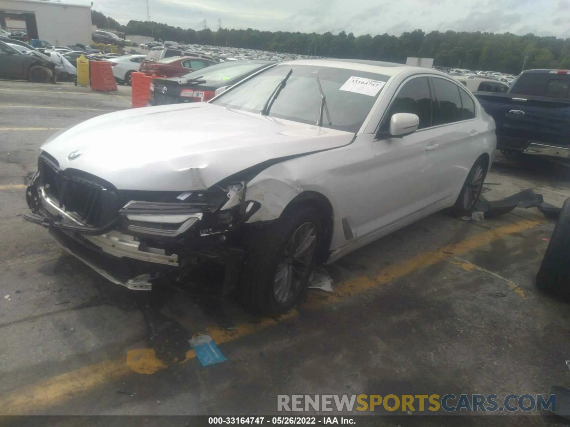 2 fotografías del automóvil dañado WBA53BH01NWX39747 BMW 5 SERIES 2022