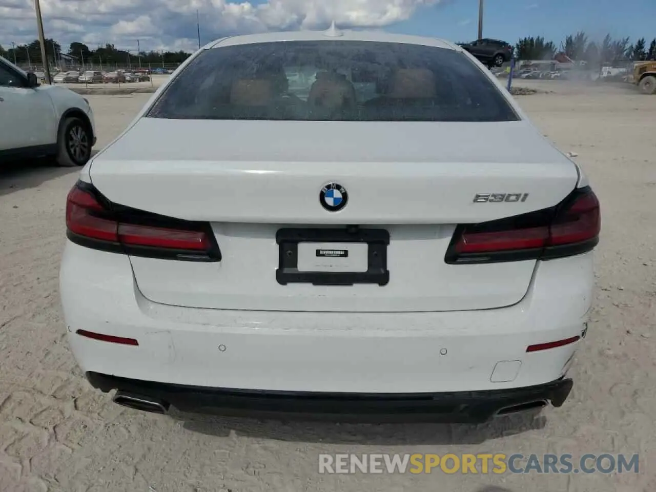 6 fotografías del automóvil dañado WBA53BH02NWX83515 BMW 5 SERIES 2022