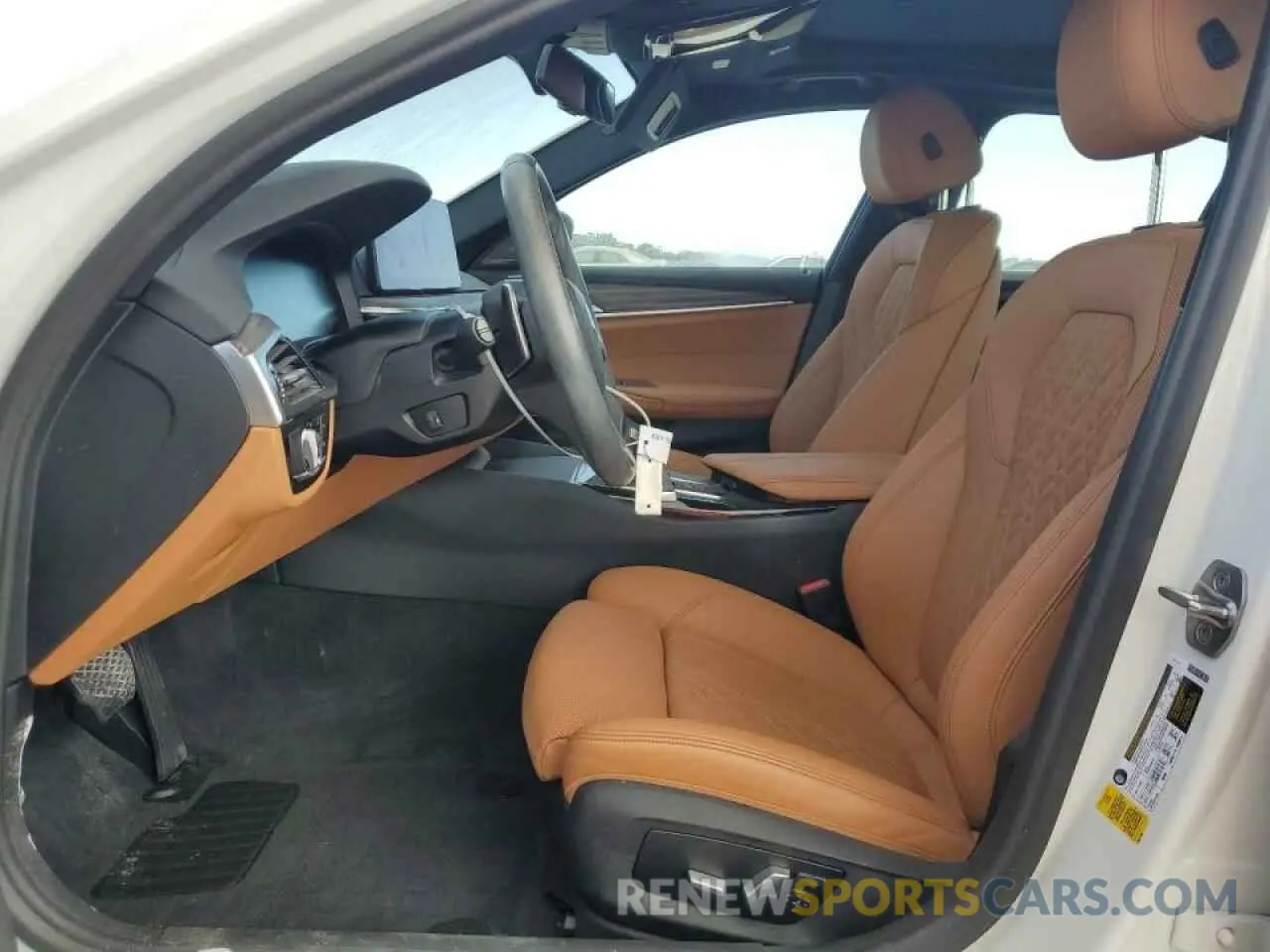 7 fotografías del automóvil dañado WBA53BH02NWX83515 BMW 5 SERIES 2022
