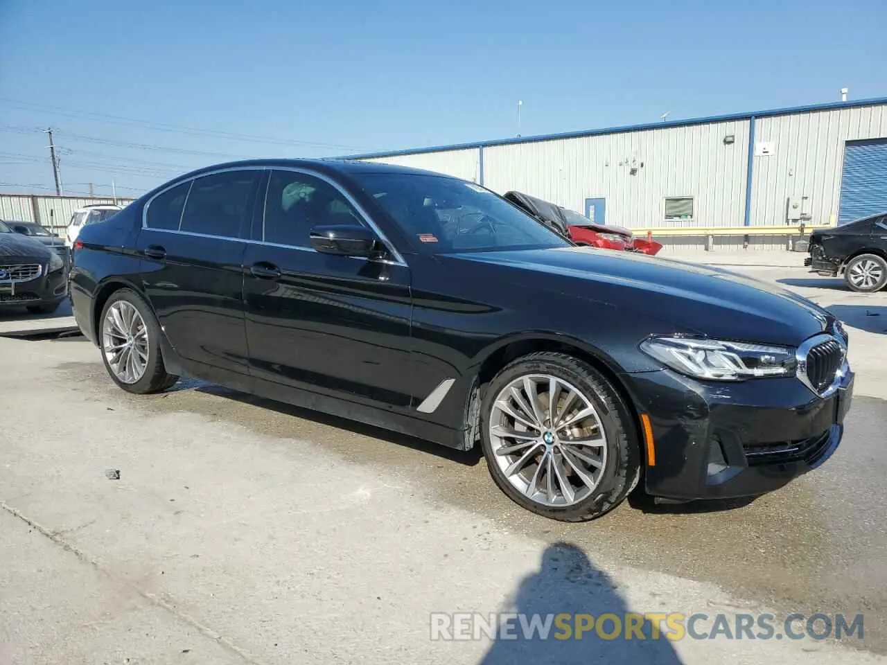 4 fotografías del automóvil dañado WBA53BH04NWX52685 BMW 5 SERIES 2022