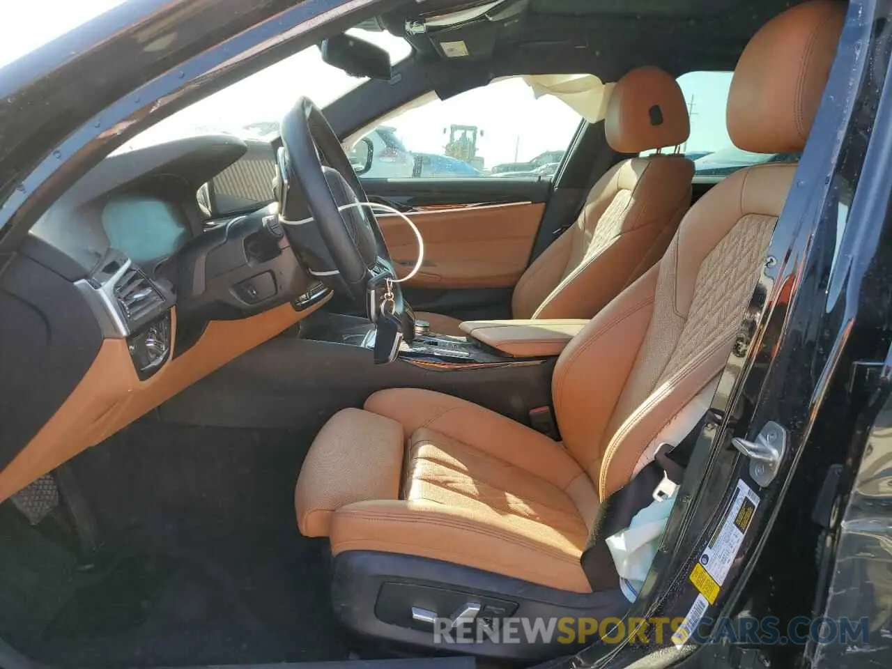 7 fotografías del automóvil dañado WBA53BH04NWX52685 BMW 5 SERIES 2022