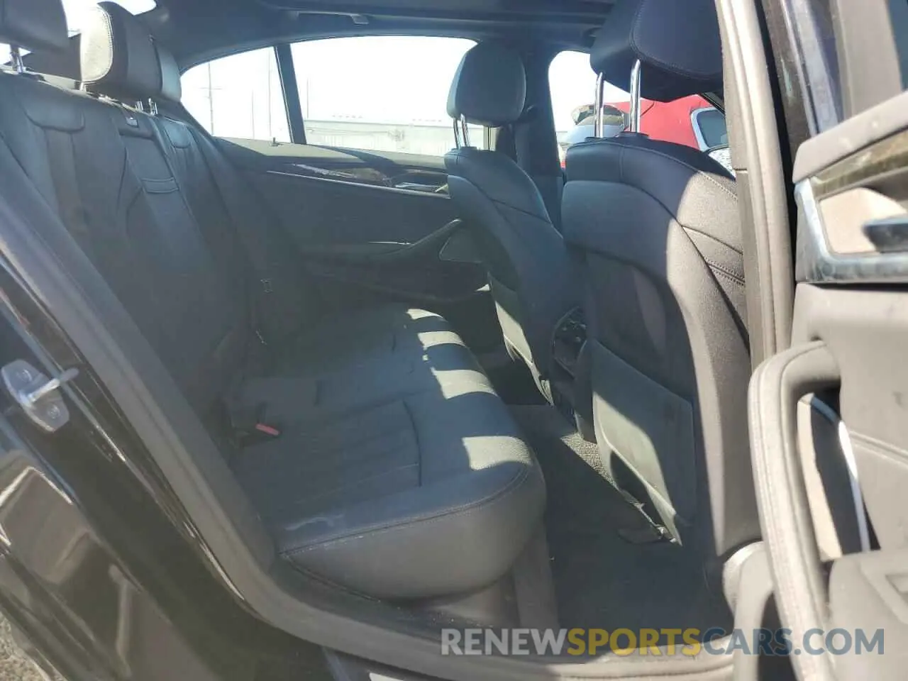 10 fotografías del automóvil dañado WBA53BH06NWX58262 BMW 5 SERIES 2022