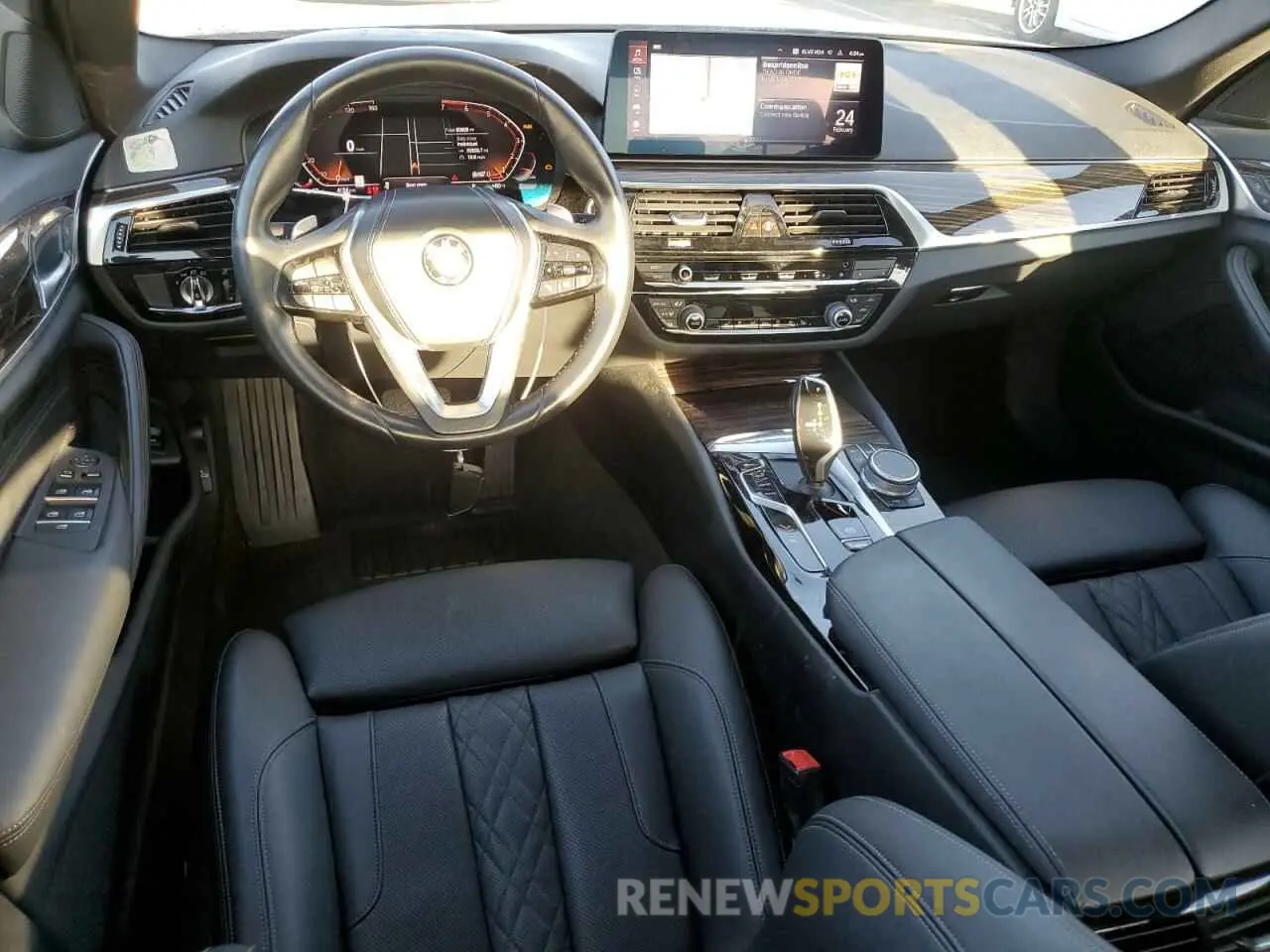 8 fotografías del automóvil dañado WBA53BH0XNWX38371 BMW 5 SERIES 2022