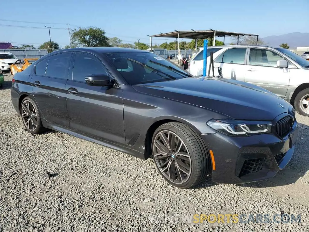 4 fotografías del automóvil dañado WBA53BJ01NWX52749 BMW 5 SERIES 2022