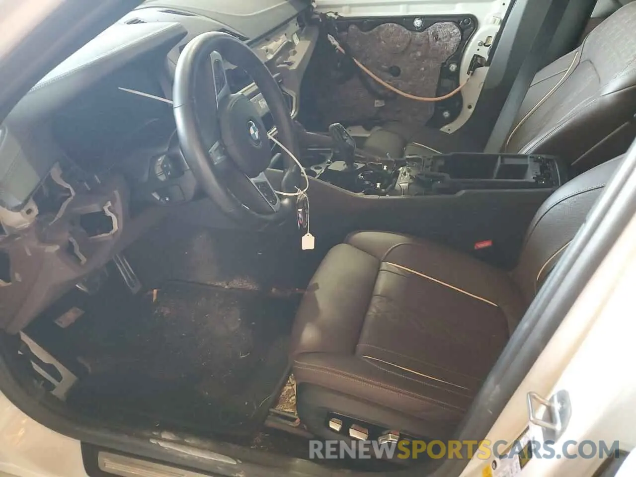 7 fotografías del automóvil dañado WBA53BJ05NWX79517 BMW 5 SERIES 2022