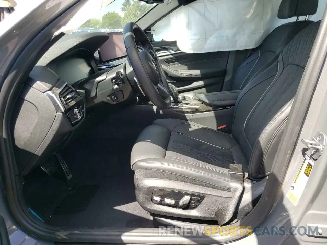 5 fotografías del automóvil dañado WBA53BJ06NWX46946 BMW 5 SERIES 2022