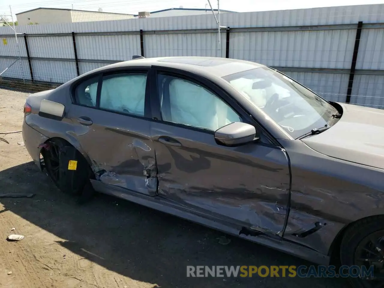 9 fotografías del automóvil dañado WBA53BJ06NWX46946 BMW 5 SERIES 2022