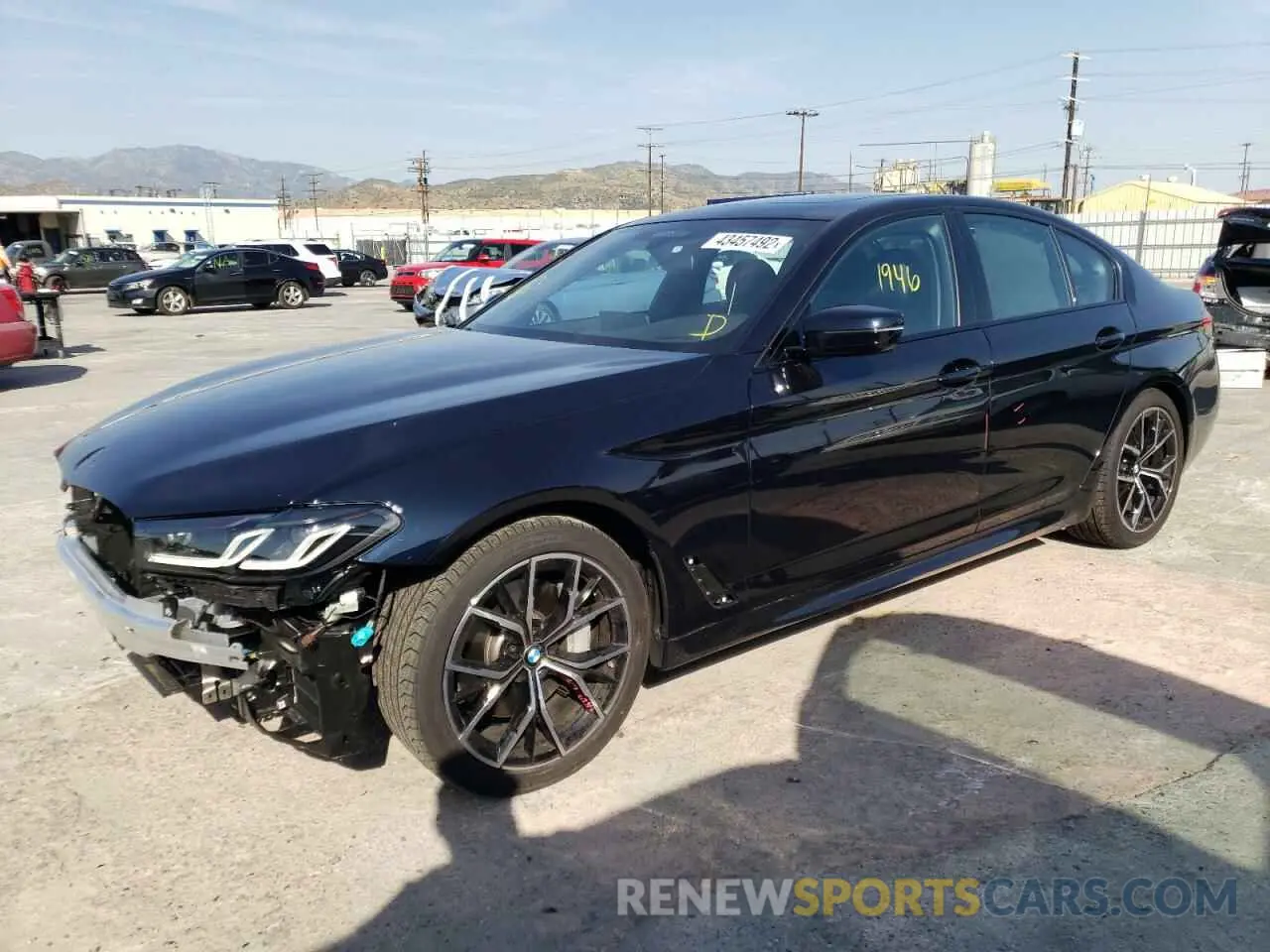 2 fotografías del automóvil dañado WBA53BJ06NWX47238 BMW 5 SERIES 2022