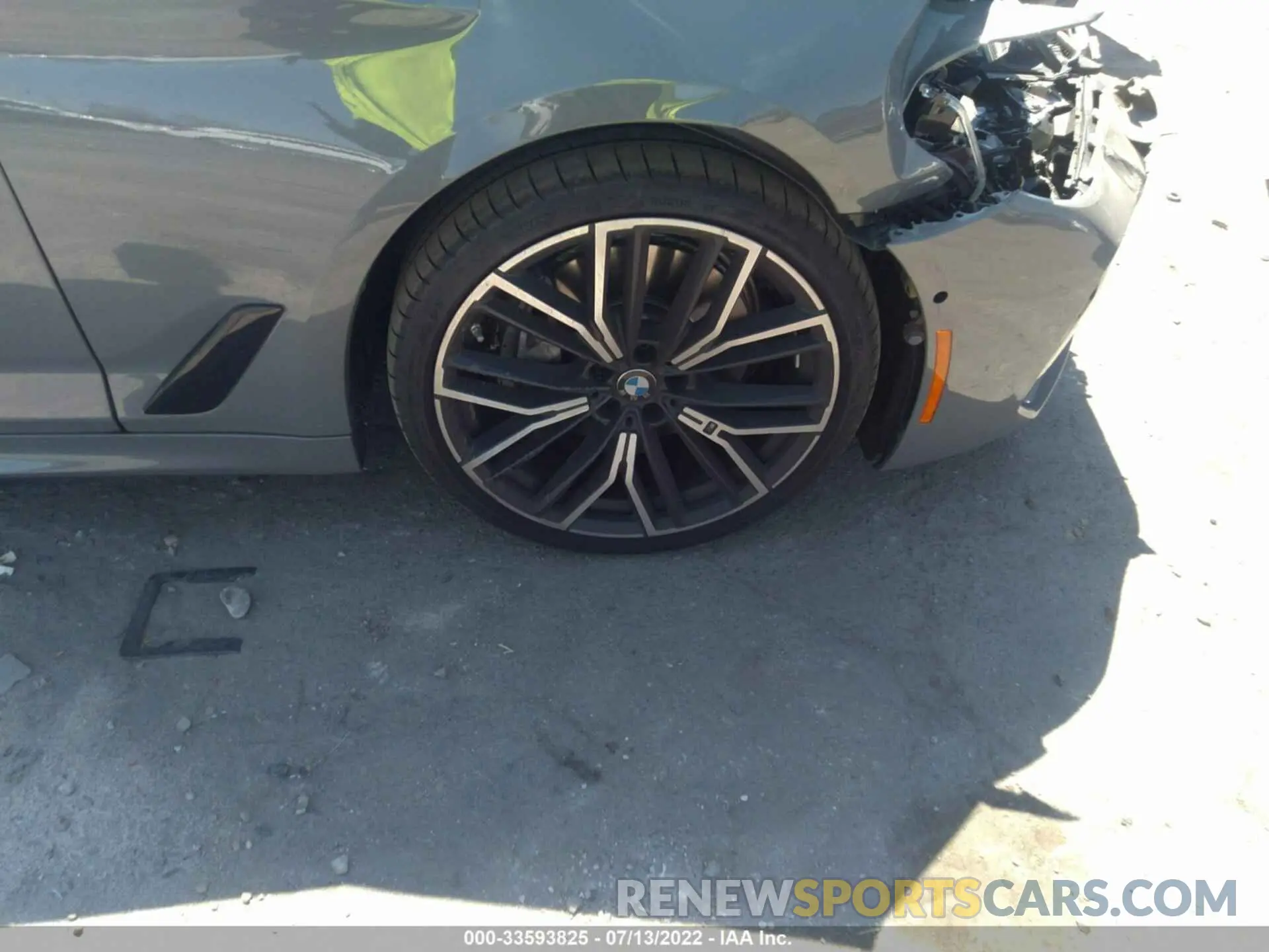 14 fotografías del automóvil dañado WBA53BJ09NCJ58895 BMW 5 SERIES 2022