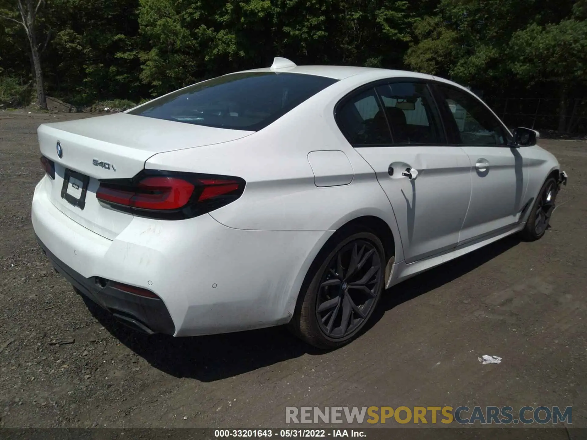 4 fotografías del automóvil dañado WBA73BJ02NWX55667 BMW 5 SERIES 2022