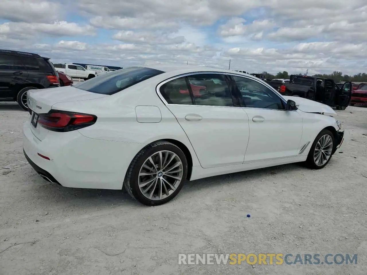 3 fotografías del automóvil dañado WBA73BJ06NCJ37236 BMW 5 SERIES 2022