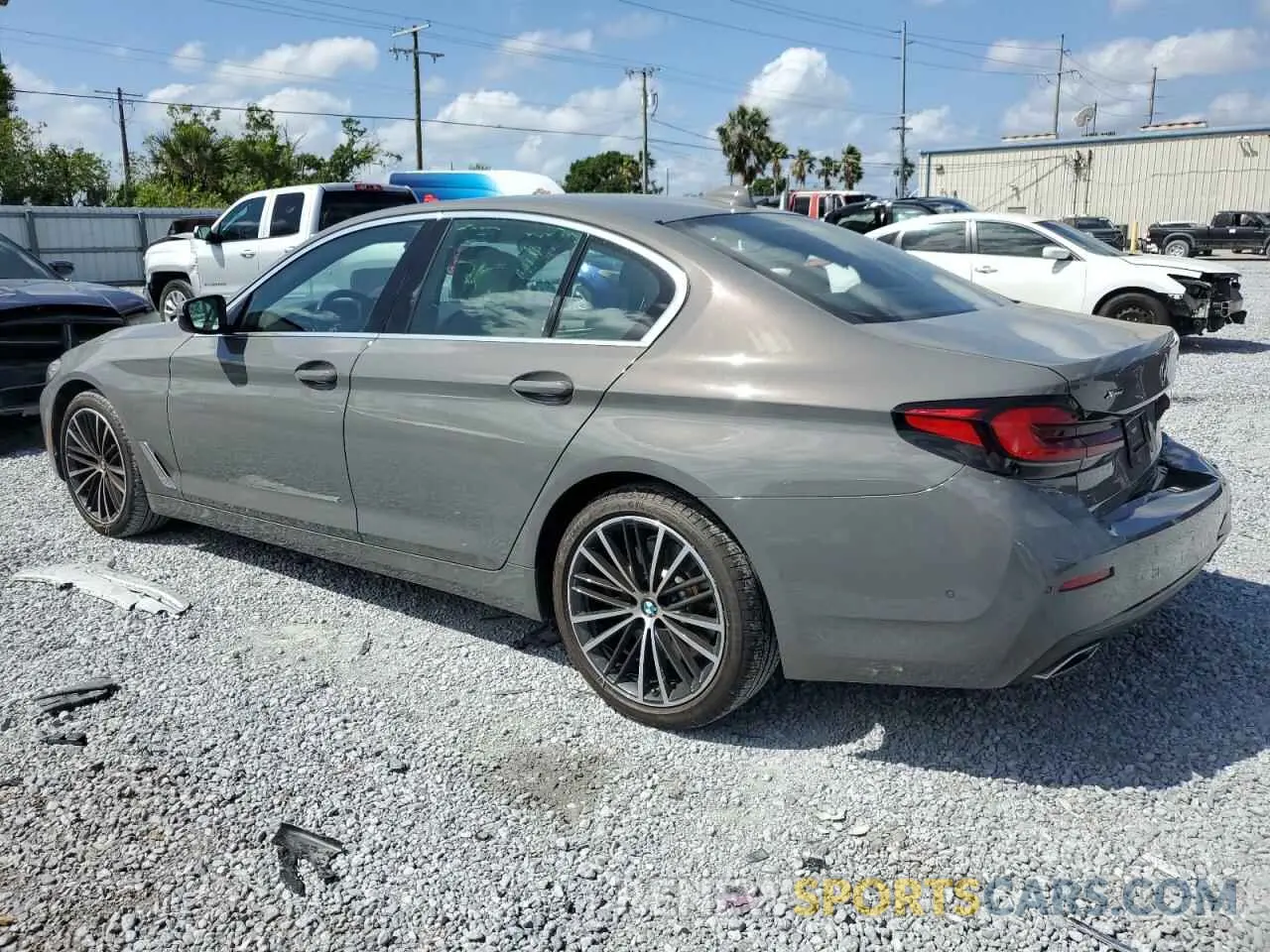 2 fotografías del automóvil dañado WBA73BJ08NWX48450 BMW 5 SERIES 2022