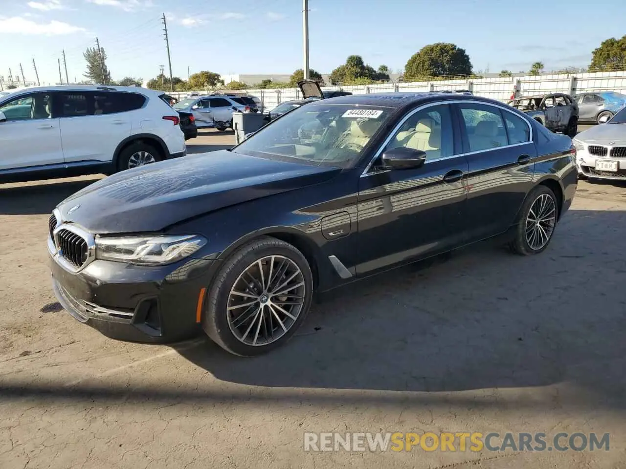 1 fotografías del automóvil dañado WBA13AG00PCL18942 BMW 5 SERIES 2023