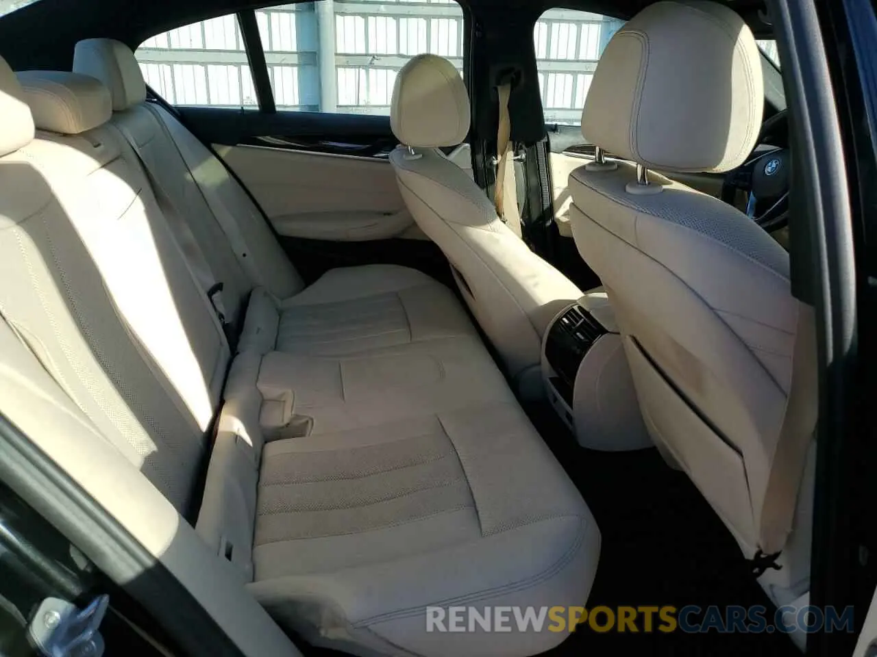 10 fotografías del automóvil dañado WBA13AG00PCL18942 BMW 5 SERIES 2023